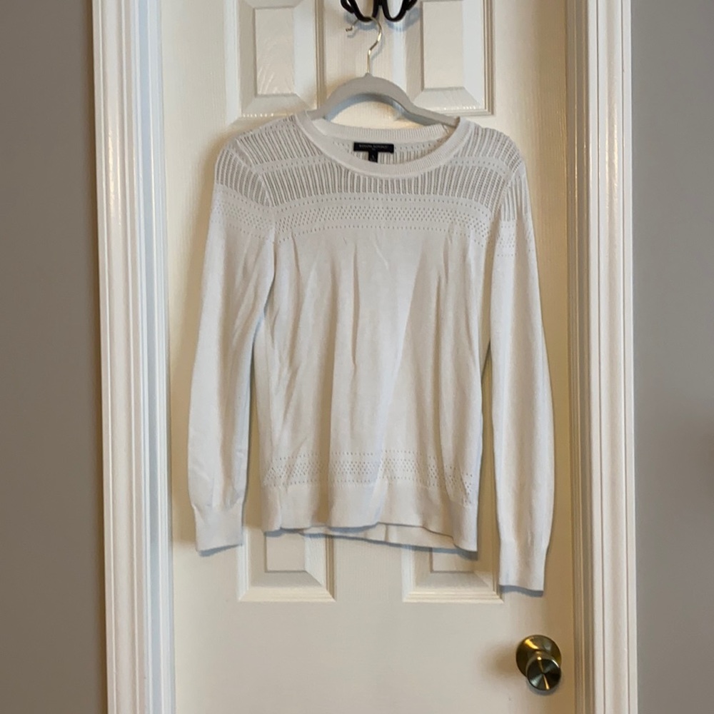 Light weight sweater